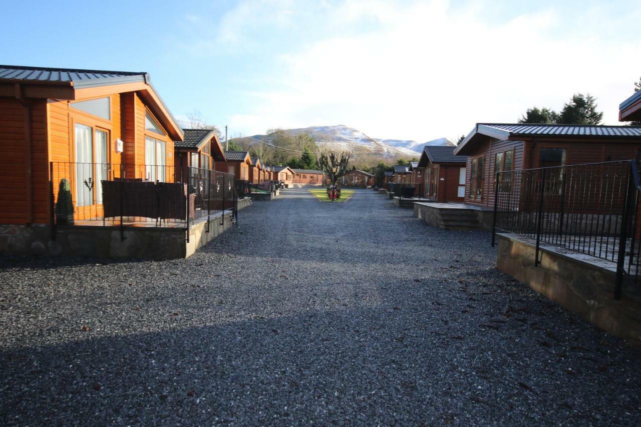 Hunter Lodge ออคเทอราร์เดอร์ ภายนอก รูปภาพ