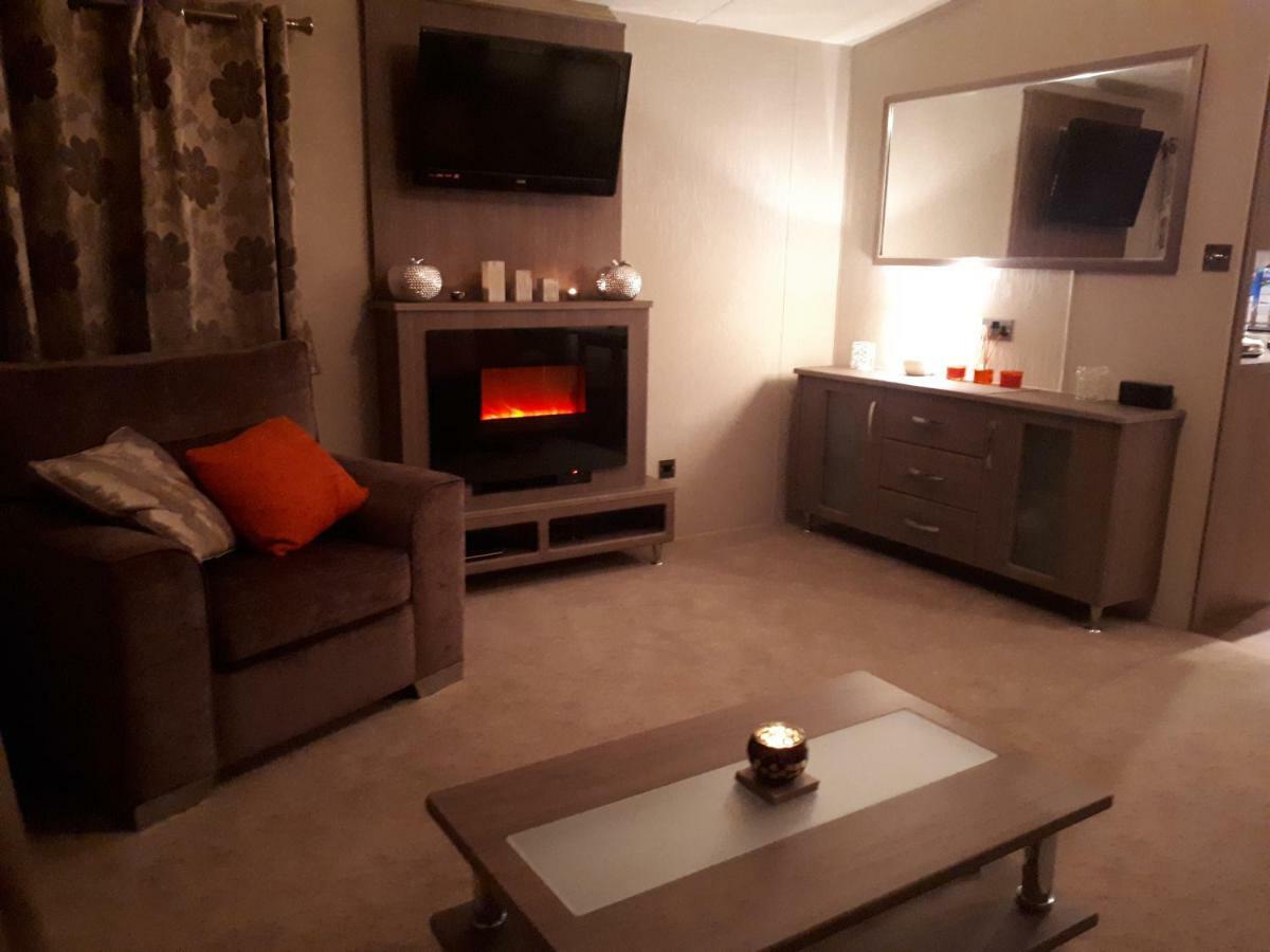 Hunter Lodge ออคเทอราร์เดอร์ ภายนอก รูปภาพ