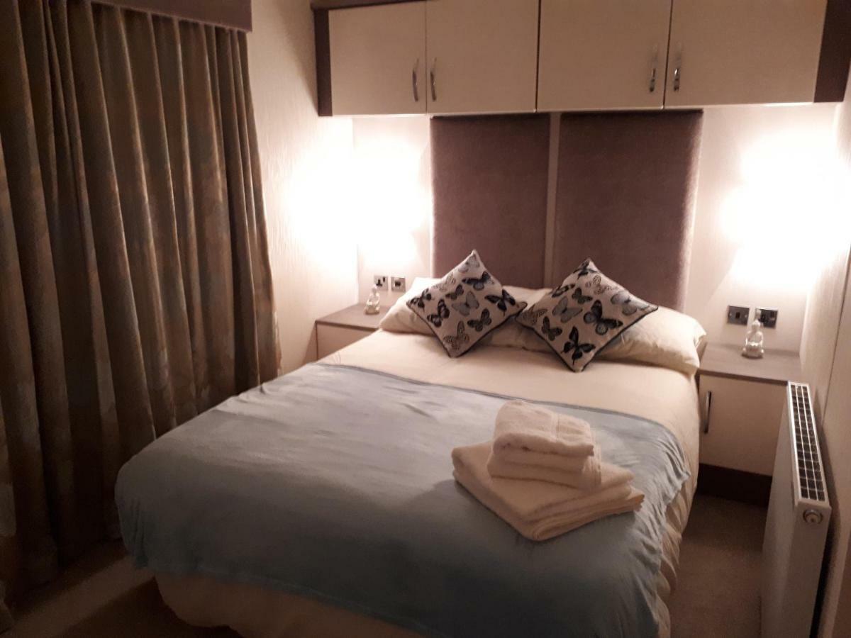 Hunter Lodge ออคเทอราร์เดอร์ ภายนอก รูปภาพ