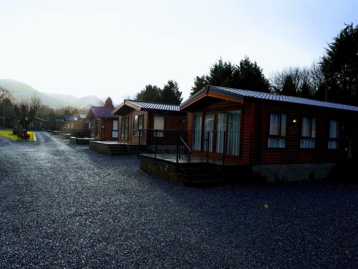 Hunter Lodge ออคเทอราร์เดอร์ ภายนอก รูปภาพ