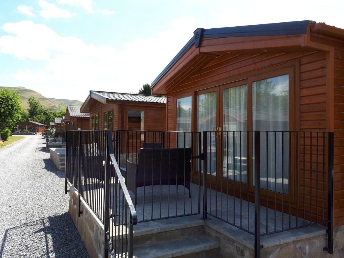 Hunter Lodge ออคเทอราร์เดอร์ ภายนอก รูปภาพ